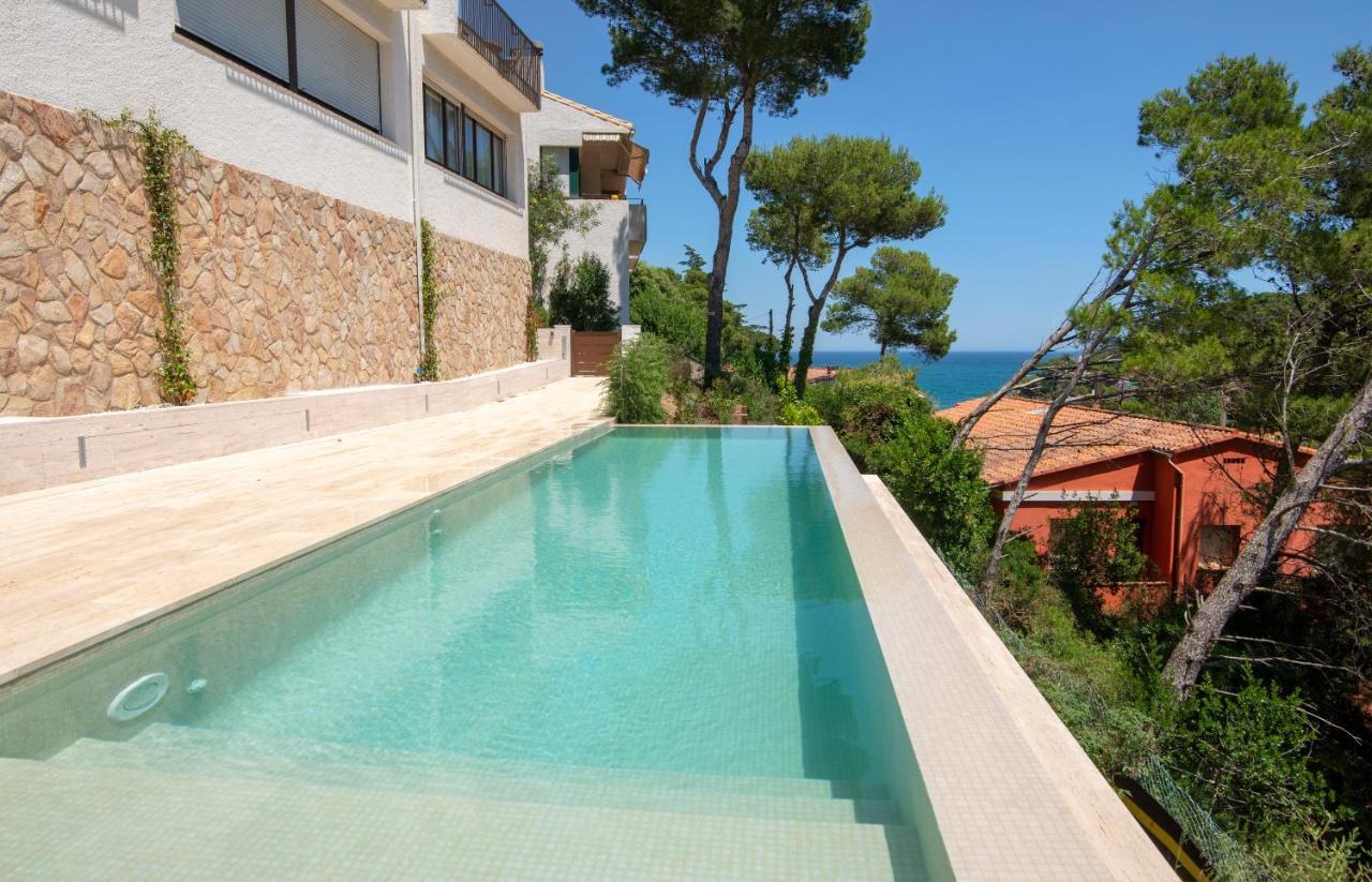 La Vie En Rouge Sa Riera Duplex, Private Parking Apartamento Begur Exterior foto