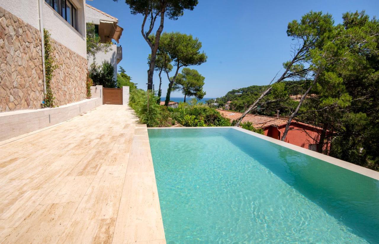 La Vie En Rouge Sa Riera Duplex, Private Parking Apartamento Begur Exterior foto